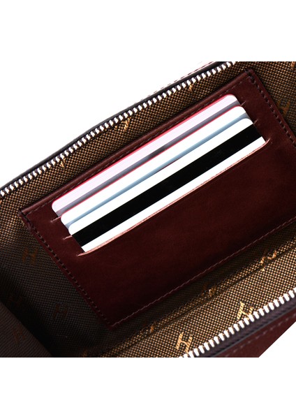 Carlyle Uniseks Kahve Deri Ön Cepli Bileklikli Fermuarlı Rfid Korumalı Çanta