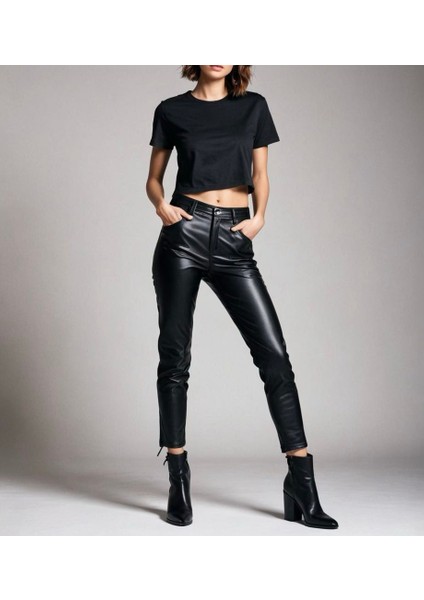 Siyak Kadın Crop Şık Ve Rahat Crop Tshirt Koleksiyonu Renkli Yaz Cropları Ümodern Klasik Sokak Modası Sportif Crop Top Şehirli Kadın Cropları Trend Crop Tişört