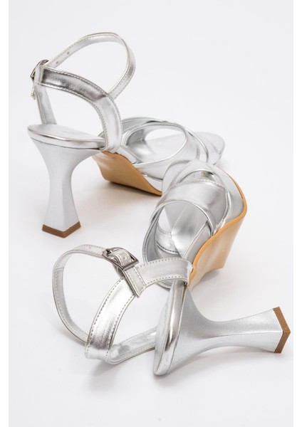 Kadın Çapraz Bantlı Topuklu Ayakkabı Gümüş Zara fırsatları