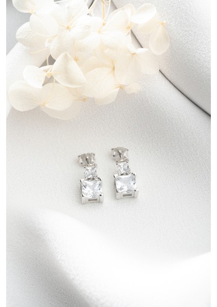 925 Ayar Gümüş Baget Taşlı Küpe fırsatları