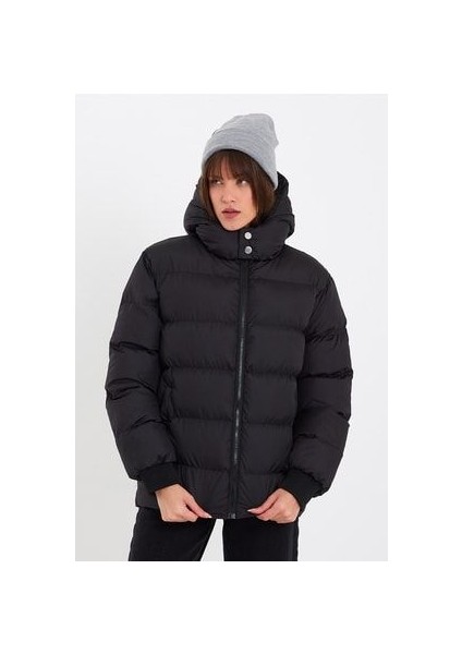 Kadın Siyah Su ve Rüzgar Geçirmez Oversize Kapüşonlu Kışlık Şişme Mont & Kaban & Parka - 137 fiyatları