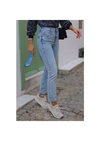 Neva Mavi Kar Yıkama Boyfriend Jean Kadın Solmaz Mom Toparlayıcı Kot Pantolon