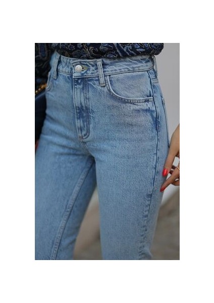 Neva Mavi Kar Yıkama Boyfriend Jean Kadın Solmaz Mom Toparlayıcı Kot Pantolon