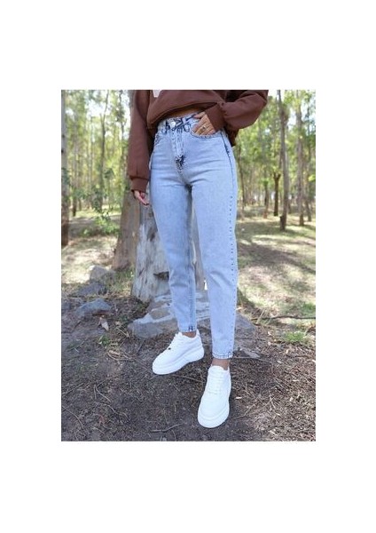Leo 90's Kadın Mona Mavi Kar Yıkama Mom Jean Kadın Boyfriend Yüksek Bel Likralı Kot Pantolon fiyatları