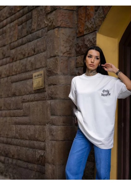 Üçay Bisiklet Yaka Baskılı Oversize T-Shirt Beyaz