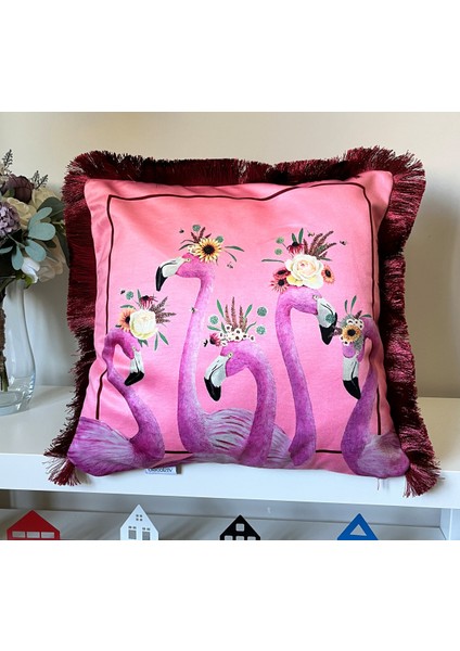Pembe Zemin Flamingo Desenli Dijital Baskılı Kadife Kırlent Kılıfı Saçaklı