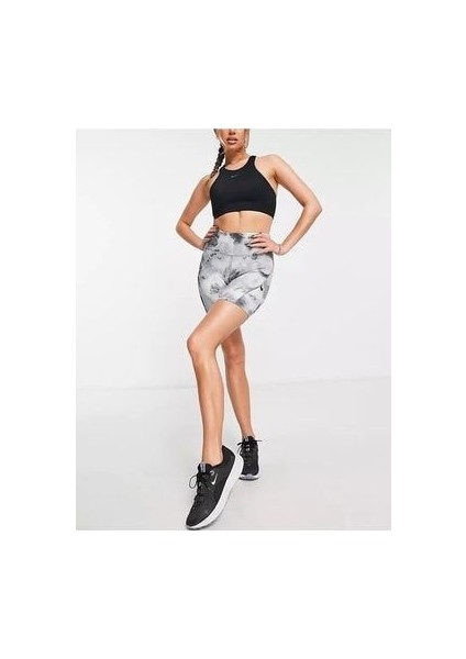 Air Dri-Fit Fast 18CM (Approx.) Running Mid-Rise Kadın Şort