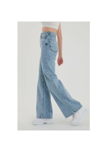 Power Likralı Kadın Açık Mavi Kar Yıkama Yüksek Bel Salaş Paça Denim Kot Pantolon