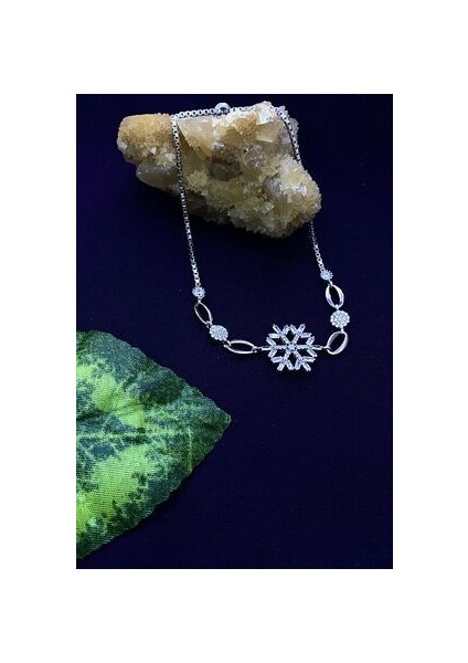 Kar Tanesi Model Baget Taşlı Gümüş Asansörlü Bileklik