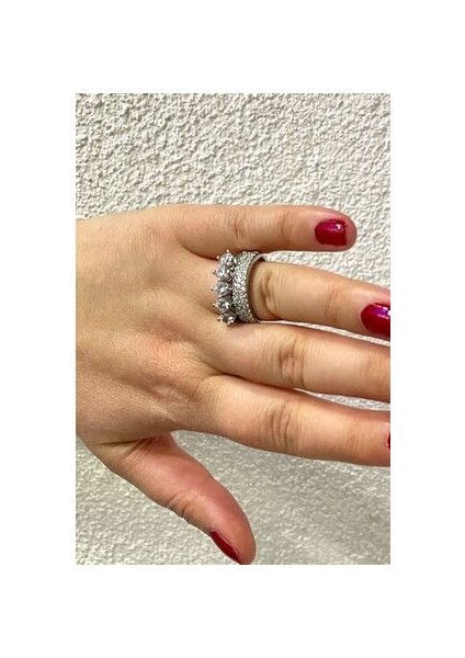 Beştaş ve Tamtur Model Zirkon Taşlı Gümüş Yüzük