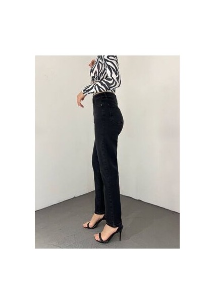 Yüksek Bel Normal Paça Mom Fit Siyah Kadın Denim Pantolon 2024 fiyatları