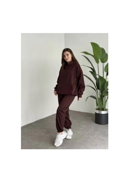 Kadın Kapşonlu Sweatshirt ve Paçası Lastikli Üç Iplik Polarlı Oversize Kahverengi Eşofman Takımı