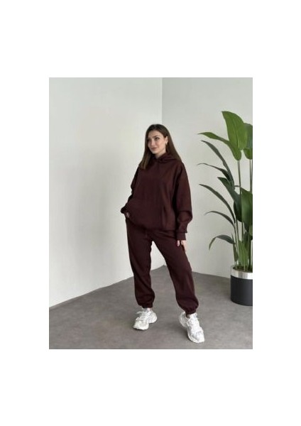 Kadın Kapşonlu Sweatshirt ve Paçası Lastikli Üç Iplik Polarlı Oversize Kahverengi Eşofman Takımı fiyatları