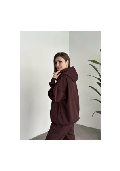 Kadın Kapşonlu Sweatshirt ve Paçası Lastikli Üç Iplik Polarlı Oversize Kahverengi Eşofman Takımı indirimleri