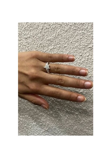 Kutup Yıldızı Model Zirkon Taşlı Gümüş Kadın Yüzük
