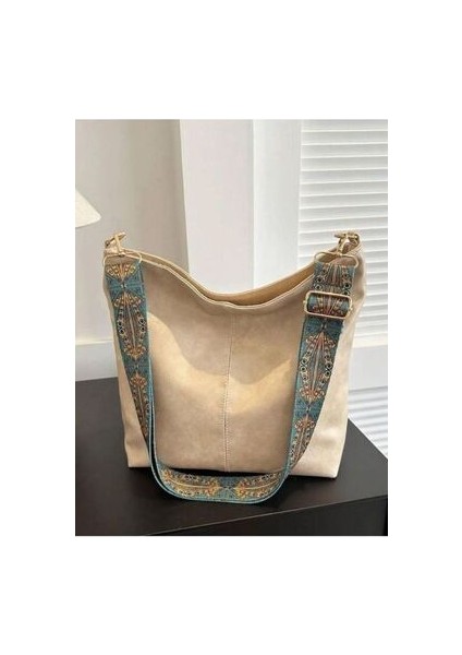 Krem Kadın Lüks Omuz Çantası Desenli Askılı Fermuarlı Kaliteli Işçilik ve Yumuşak Suni Deri