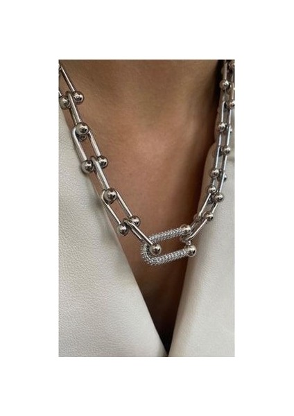 Tiff Model Zirkon Taşlı Geçmeli Kolye