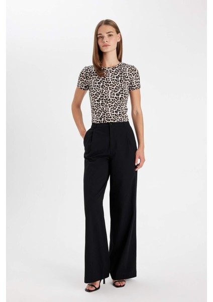 Slim Fit Dar Kesim Bisiklet Yaka Leopar Desenli Kısa Kollu Tişört D4965AX24AU fiyatları