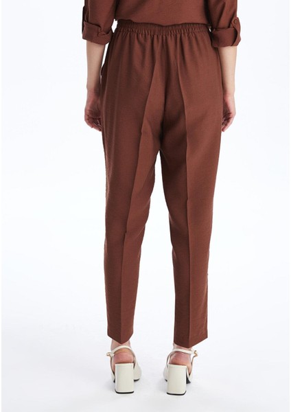 Lcwaıkıkı Classic Beli Lastikli Standart Fit Kadın Pantolon fırsatları