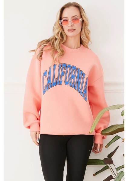 Kadın California Baskılı Üç Iplik Sweatshirt Yavruağzı ZN5053