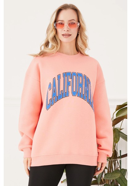 Kadın California Baskılı Üç Iplik Sweatshirt Yavruağzı ZN5053