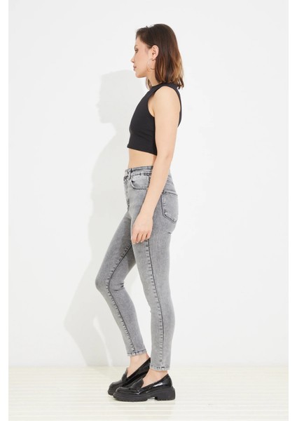 Kadın Slim Fit Kot Pantolon Gri ZN5111