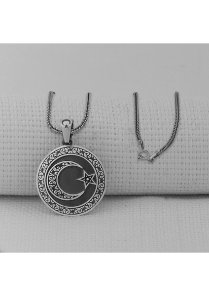 Gravür Işlemeli Siyah 925 Ayar Gümüş Büyük Boy Ay Yıldız Kolye