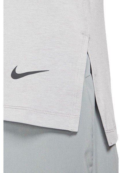 Dri-Fit Yoga Kısa Kollu Erkek Üstü Gri indirimleri