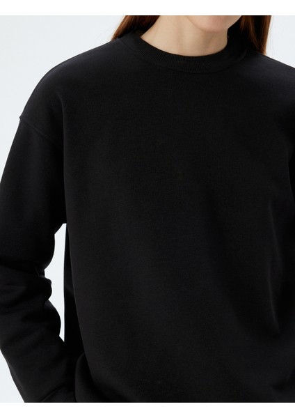 Basic Sweatshirt Üç Iplik Şardonlu Bisiklet Yaka Uzun Kollu indirimleri