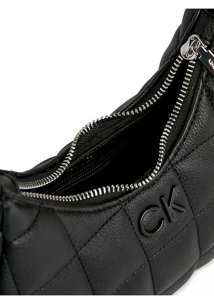 Calvin Klein Kadın Kare Yorgan Zincir Omuz Çantası - Siyah