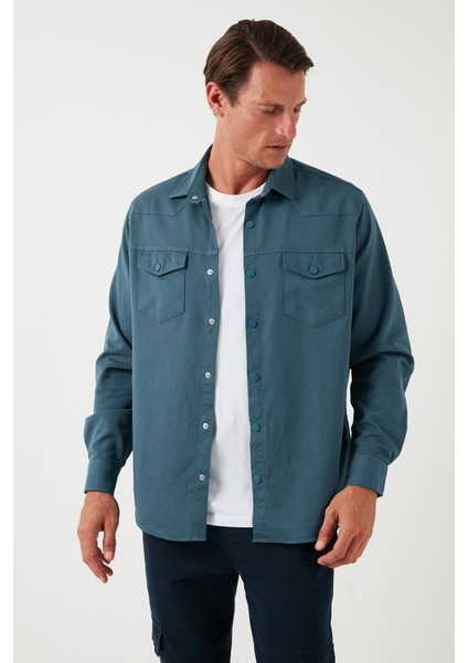 Pamuklu Regular Fit Çift Cepli Gömlek Erkek Gömlek CF24W116927 fırsatları