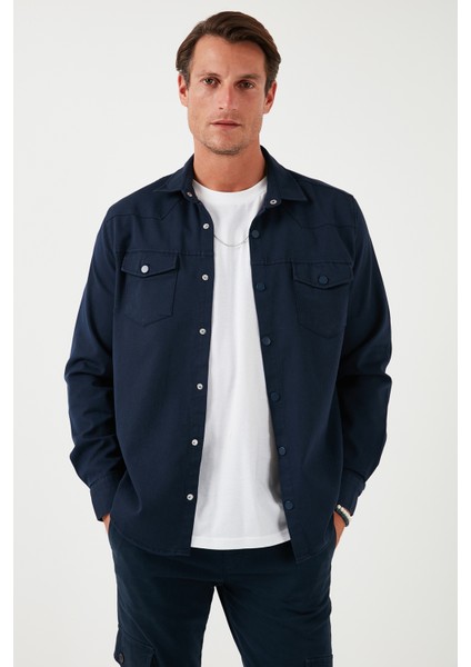 Pamuklu Regular Fit Çift Cepli Gömlek Erkek Gömlek CF24W116927 fırsatları