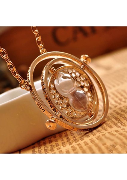 Harry Potter Biblo Saksı & Magic Puf Yastık & Time Turner Kolye 3'lü Hediye Seti fırsatları