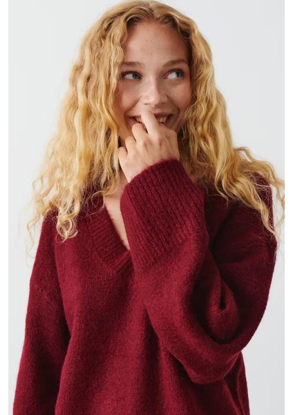 Bordo V Yaka Oversize Kadın Triko Kazak MG2149