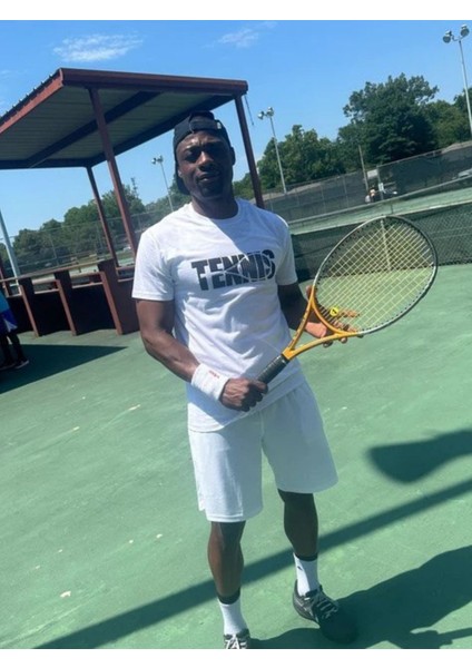 Tenis Tişört - Tenis Yazısı Ve Tenis Raketi Tasarımlı Tişört - Tenis Severler Için Tasarlanmış Tişört - Tenis Hocası Tişörtü