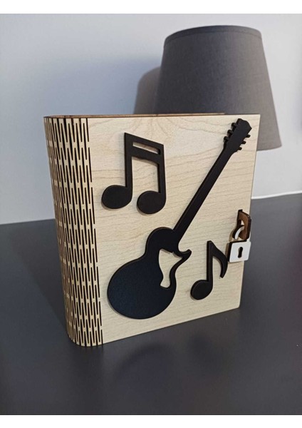 Şirin desenli kitap şekli kumbara, gitar notası tasarımıyla şık hediye kutusu