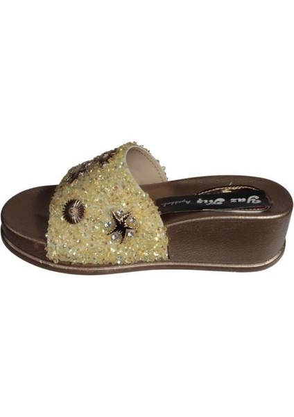 Yazkış Kadın Siyah Platin Altın 5cm Dolgu Topuk Üzeri Deniz Kabuğu Sim Desenli Terlik modelleri