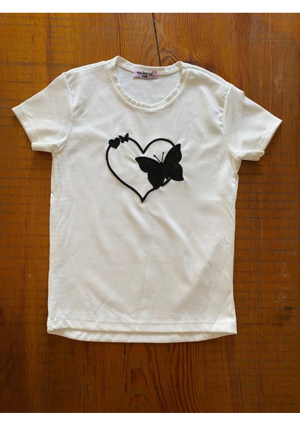 Siyah Kalp Desenli Beyaz T-Shirt
