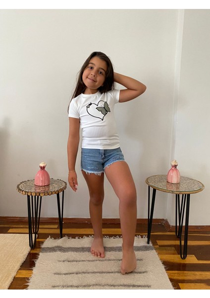 Yeşil Kalp Desenli Beyaz T-Shirt modelleri