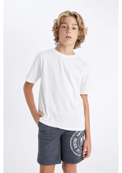 Erkek Çocuk Bisiklet Yaka Beyaz Kısa Kollu Basic Düz Okul Tişörtü K1687A624AU modelleri