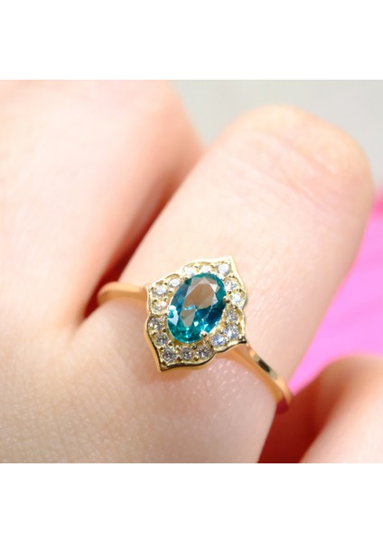 Mavi Topaz Oval Kesim Yan Zirkon Taşlı Modern Tasarım 925 Ayar Gümüş Yüzük Tektaş Günlük-Hediyelik