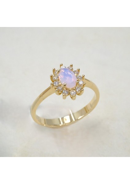 Gümüş Yüzük - Oval Kesim Pembe Kuvars Yan Zirkon Taşlı Modern 925 Ayar Gümüş Kadın Tektaş Yüzük indirimleri
