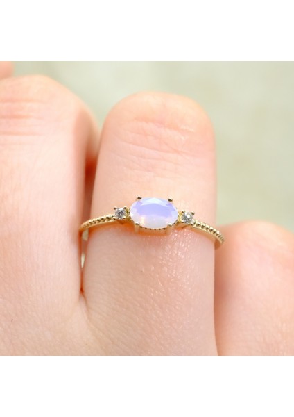 Gümüş Yüzük - Oval Kesim Kuvars Taşlı Yan Zirkon Taşlı 925 Ayar Gümüş Yüzük-Tektaş Hediyelik Yüzük