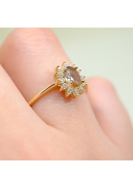 Gümüş Yüzük -Oval Kesim Zultanit Yan Zirkon Taşlı Modern 925 Ayar Gümüş Kadın Tektaş Yüzük-Hediyelik indirimleri