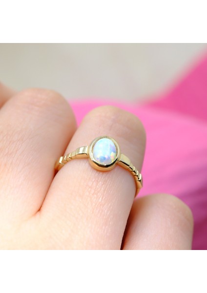 Altın Yüzük - Opal Taşlı Oval Kesim Boğumlu Tektaş Modern Tasarım 14 Ayar Altın Kadın Yüzük Günlük-Hediyelik