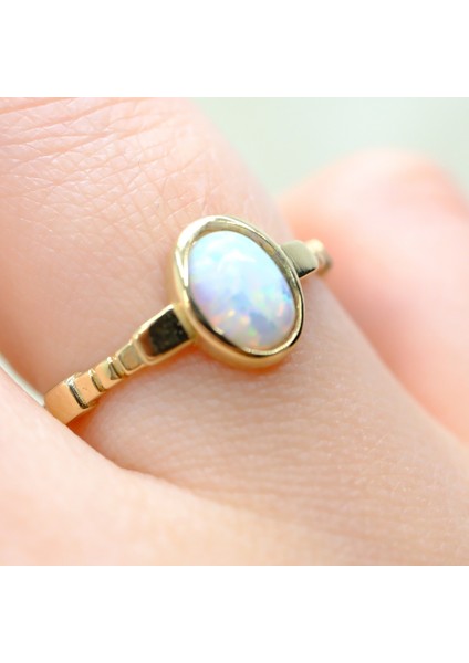 Altın Yüzük - Opal Taşlı Oval Kesim Boğumlu Tektaş Modern Tasarım 14 Ayar Altın Kadın Yüzük Günlük-Hediyelik modelleri
