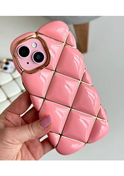 Coverzone iPhone 14 Pro Max Ile Uyumlu Shimmeringprism Parlak Baklava Desenli Silikon Kapak Tam Koruma Şık ve Esnek Pembe Arka Kapak