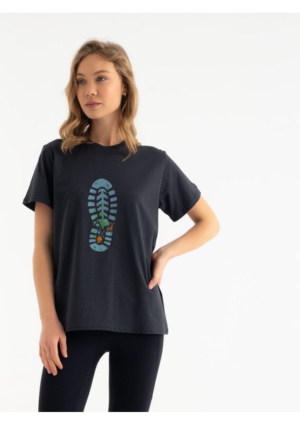 Ayak Izi Tasarım T-Shirt