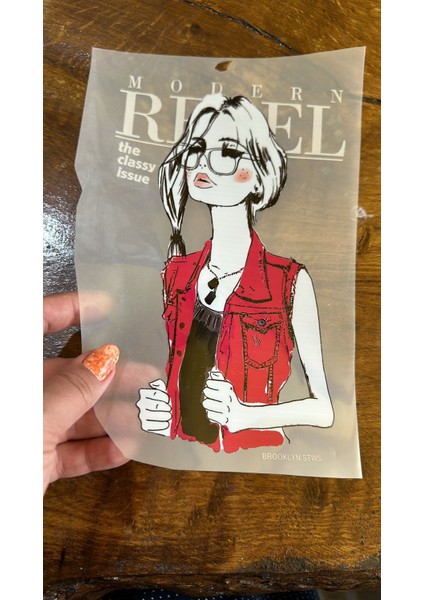 23X14 cm Ütü Ile Yapışan Kırmızı Ceketli Kız Transfer Baskı Arma fiyatları