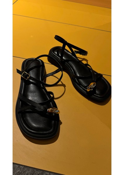 Coco Siyah Gold Toka Detaylı Sandalet
